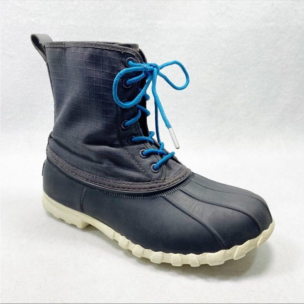 NATIVE all weather waterproof boots, great condition 7 women’s